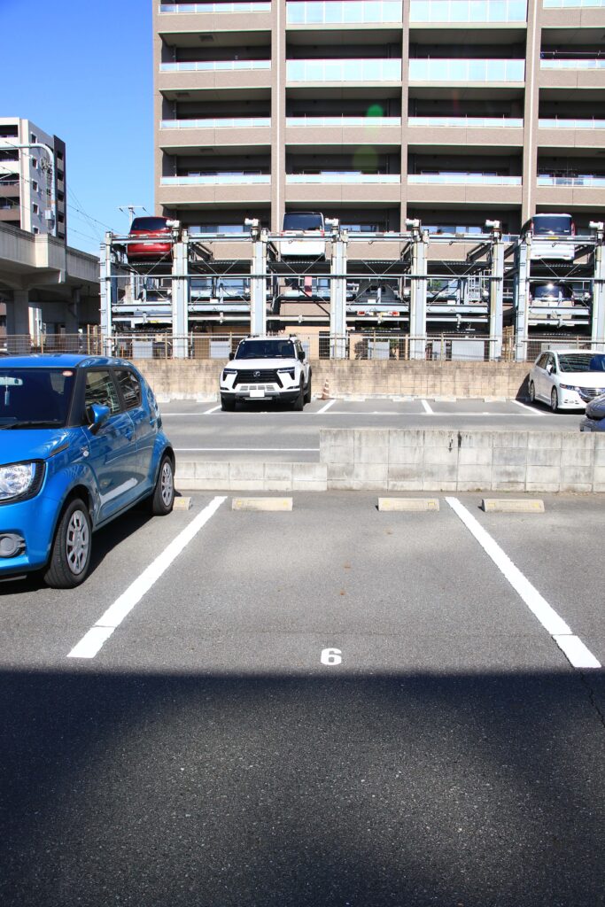 駐車番号　6　岡山市北区西古松1丁目　月極駐車場　大元駅から北に徒歩2分　近藤駐車場